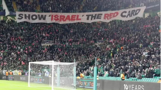 celtic-taraftarindan-israile-kirmizi-kart-INDZX5pX.jpg
