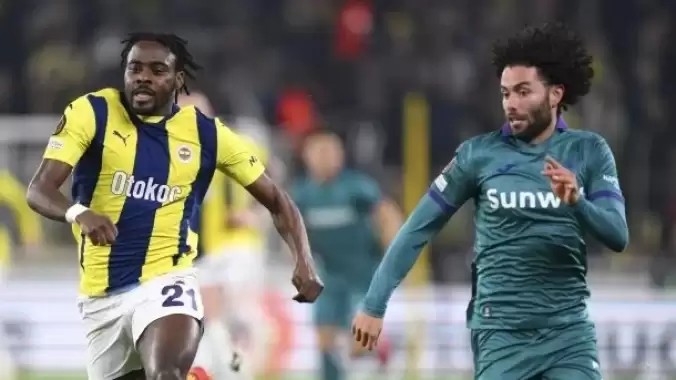 osayi-samuel-yerde-kaldi-fenerbahceli-oyuncular-isyan-etti-CibhPU4a.jpg
