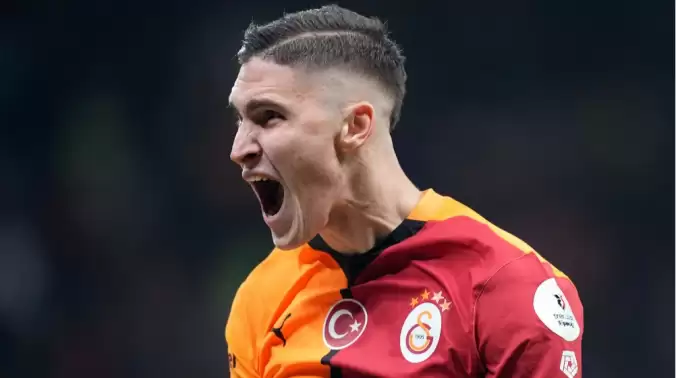 roland-sallaiden-galatasaray-formasiyla-bir-ilk-5wB5NEyC.jpg