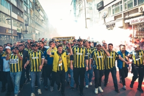 Eyupsporlu-Anil-Yasar8217dan-Fenerbahce-Taraftarlarina-Tartismali-Hareket-ve-Sonrasi-featured