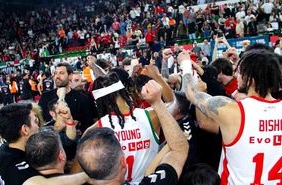 karsiyaka-basketbol-ligde-kalma-mucadelesini-19783888_amp
